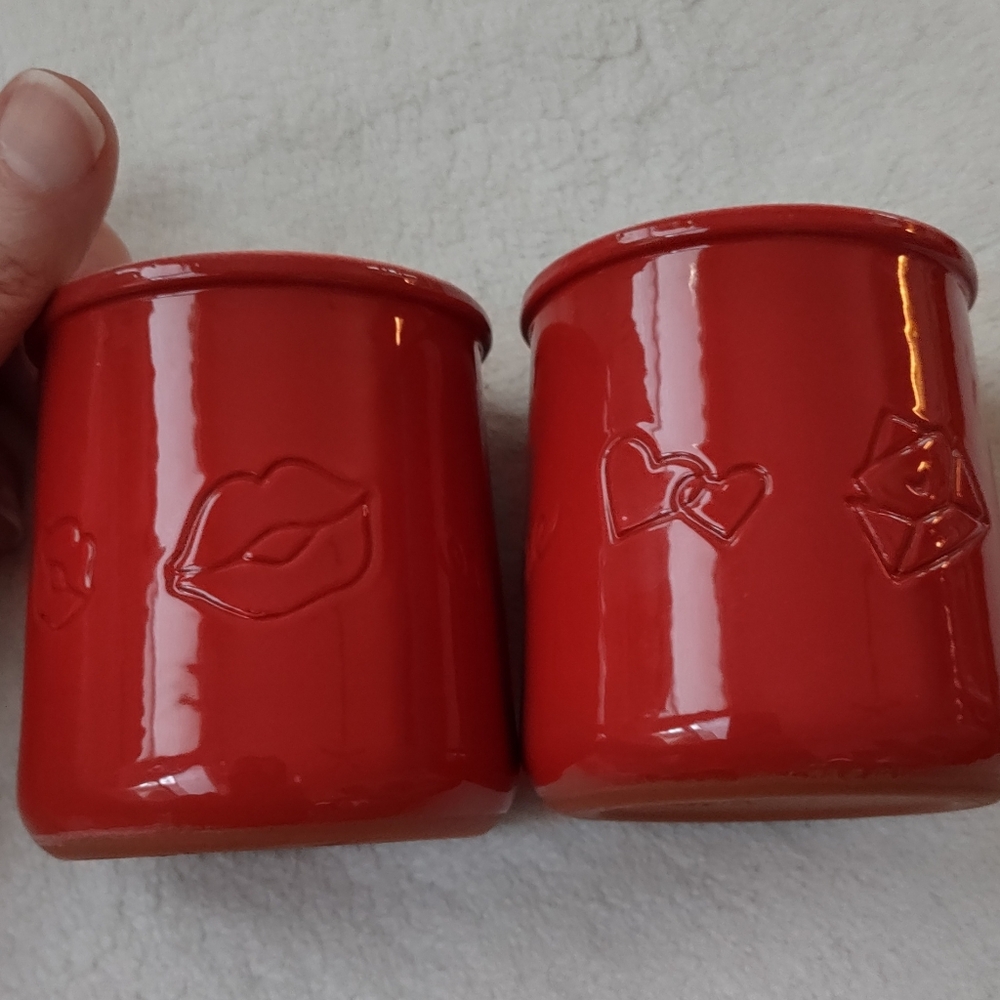 La Fermiere Yogurt Red Ceramic Valentine's Day Crocks - Picture 3 of 5